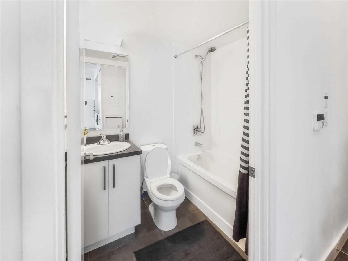 Luxury Condo In The Heart Of Toronto - Next To Scotiabank Arena Ngoại thất bức ảnh