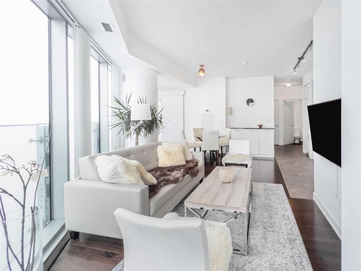 Luxury Condo In The Heart Of Toronto - Next To Scotiabank Arena Ngoại thất bức ảnh